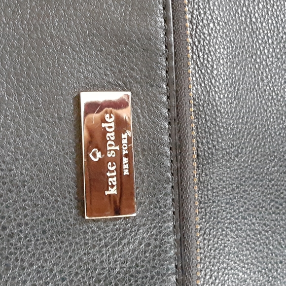 Kate Spade New York Highland Place Mini Maria Black Leather Crossbody. - Picture 3 of 14